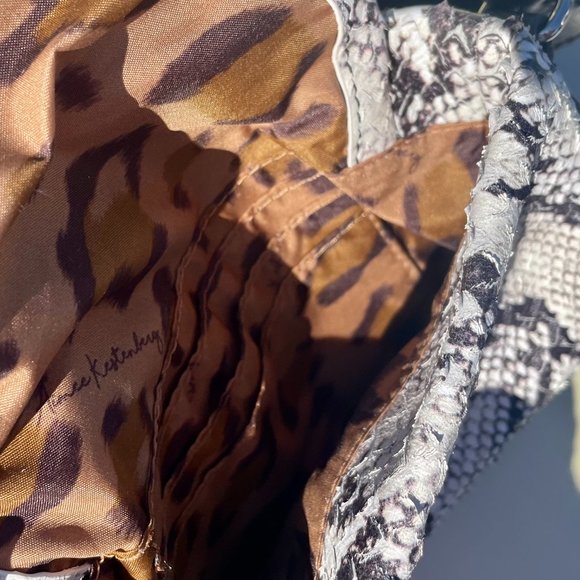 NWT Aimee Kestenberg Cross Body Snakeskin Embossed Leather Bag Black and… - Picture 7 of 8